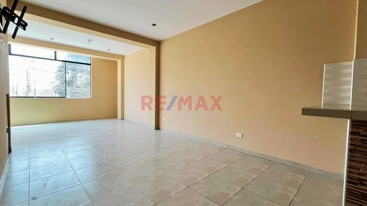 🏡 Amplio Departamento Independiente Frente A Parque | 4 Dormitorios | Carabayllo